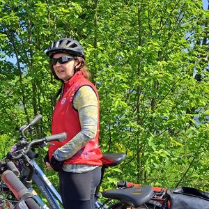 Amy in her bright red vest